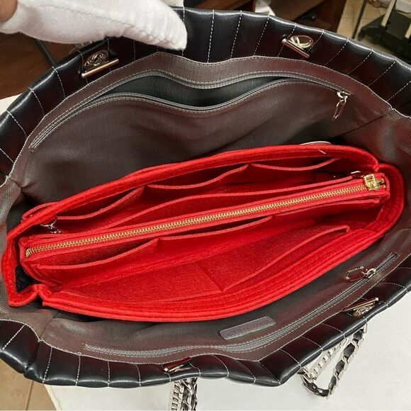 CHANEL “Rare“ CC Mademoiselle Leather Tote Bag 💼 Black - Picture 17 of 17